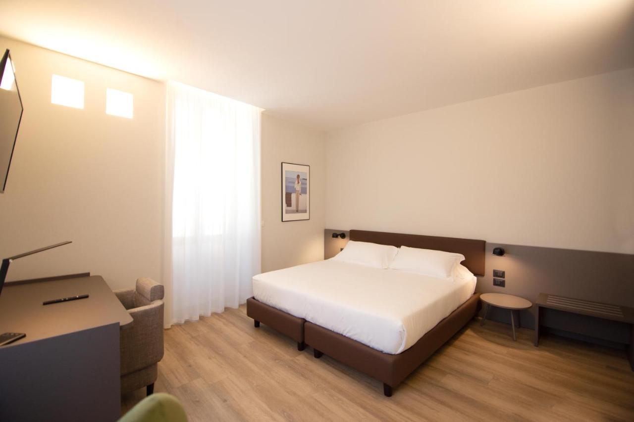 Palazzo Bellocchi - Suites & Apartments Brindisi Zewnętrze zdjęcie