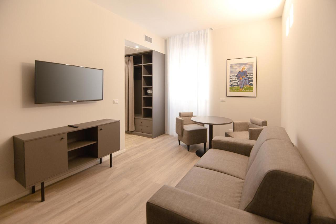Palazzo Bellocchi - Suites & Apartments Brindisi Zewnętrze zdjęcie