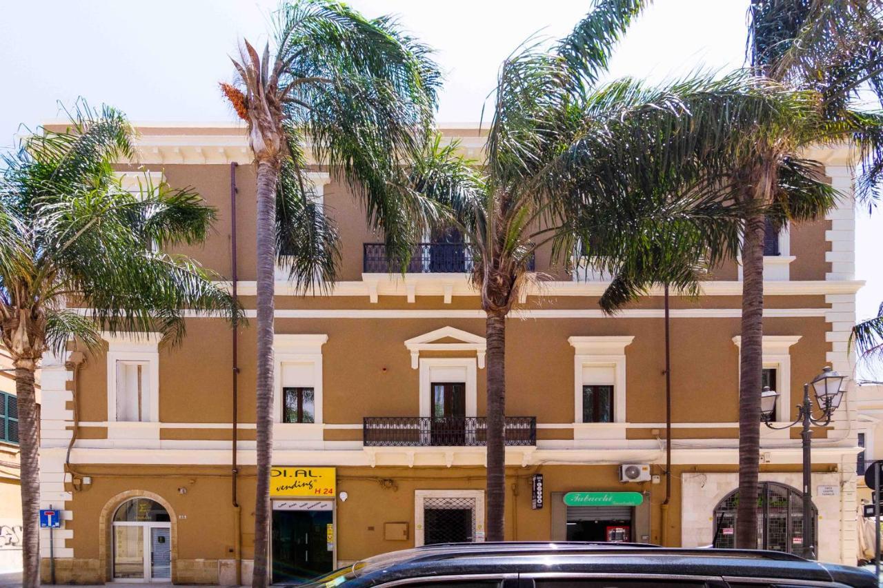 Palazzo Bellocchi - Suites & Apartments Brindisi Zewnętrze zdjęcie