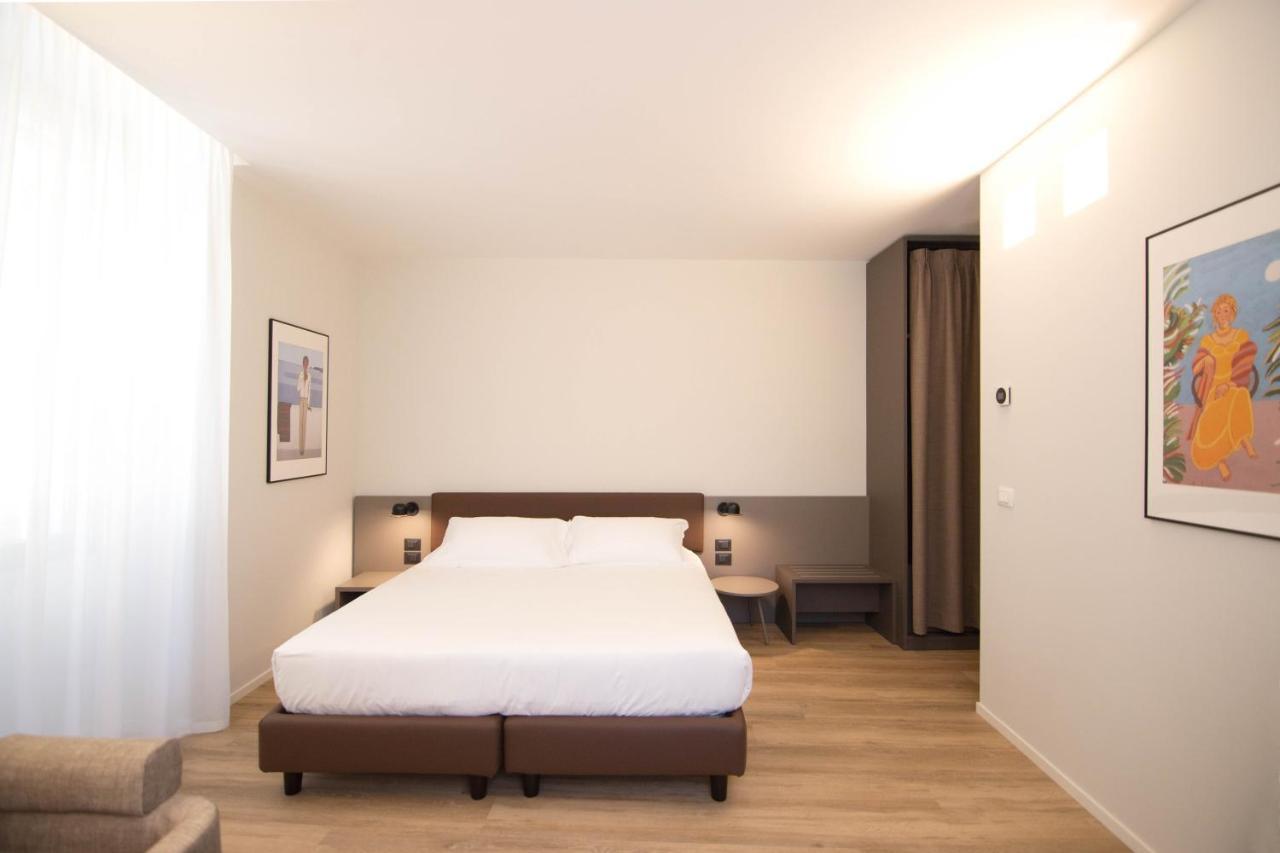 Palazzo Bellocchi - Suites & Apartments Brindisi Zewnętrze zdjęcie