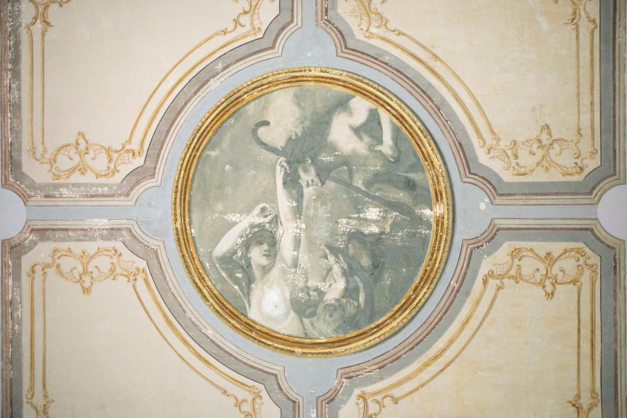 Palazzo Bellocchi - Suites & Apartments Brindisi Zewnętrze zdjęcie