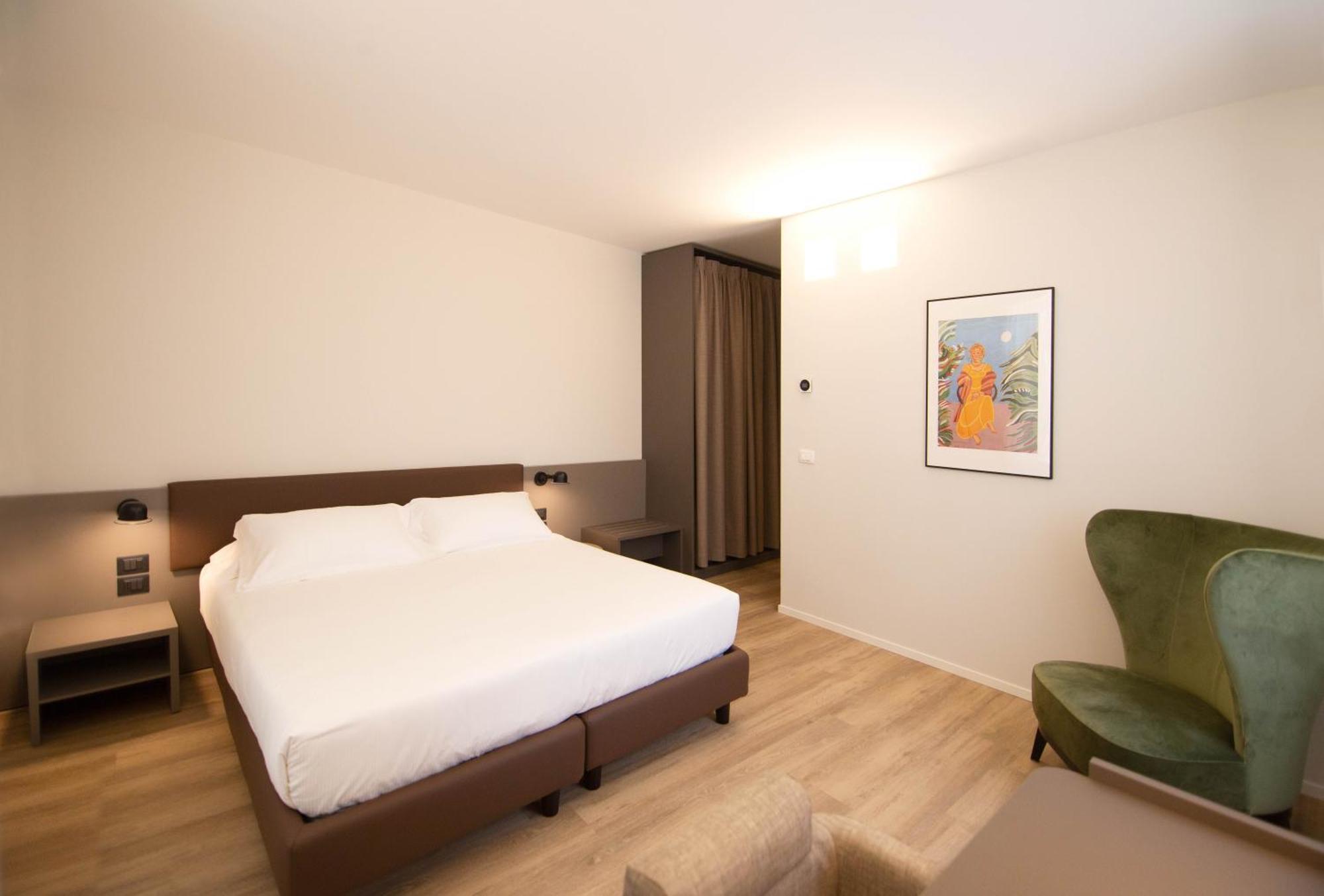 Palazzo Bellocchi - Suites & Apartments Brindisi Pokój zdjęcie