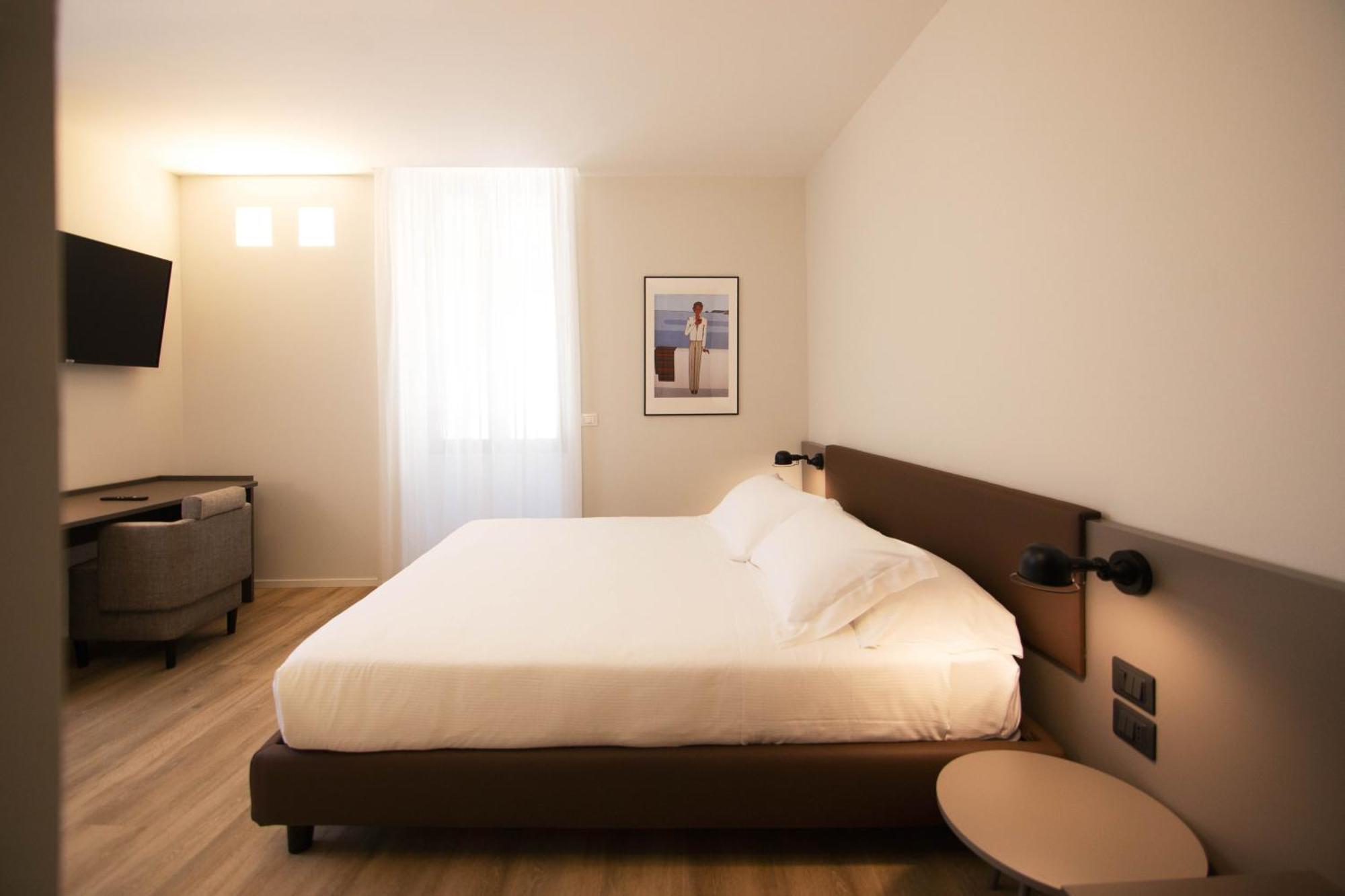 Palazzo Bellocchi - Suites & Apartments Brindisi Pokój zdjęcie